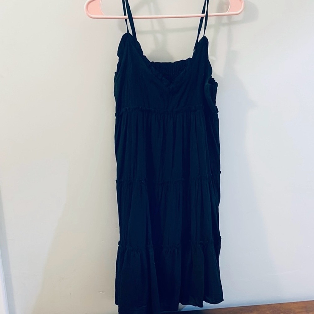 Chic Black Midi Dress - Picture 3 of 8